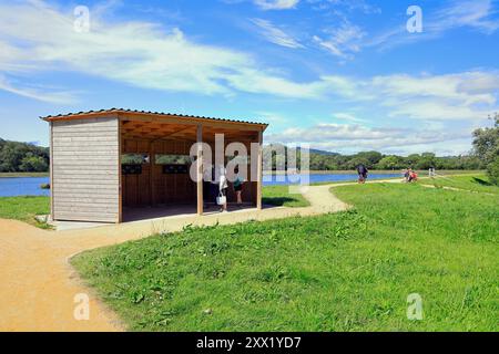 The Bird Hide presso il lago artificiale Lisvane presso "Llanishen & Lisvane Reservoirs". Presa agosto 2024. Estate Foto Stock