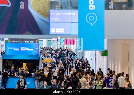 Gamescom 204 a Köln - 21.04.2024. Morire 16. Auflage der Videospielmesse GAMESCOM findet vom 21. - 24. Agosto 2024 als weltweit größte Messe für computer- und Videospiele sowie Unterhaltungselektronik in den Hallen der Kölnmesse a Köln statt. 19.08.2024 Köln Deutz Nordrhein-Westfalen Deutschland *** Gamescom 204 a Colonia 21 04 2024 la 16a edizione della fiera videoludica GAMESCOM si terrà dal 21 24 agosto 2024 come la più grande fiera al mondo per computer e videogiochi nonché per l'elettronica di consumo nei padiglioni del centro espositivo di Colonia 19 08 2024 Colonia Foto Stock