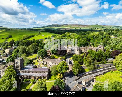 Castello di Skipton da un drone, North Yorkshire, Inghilterra Foto Stock