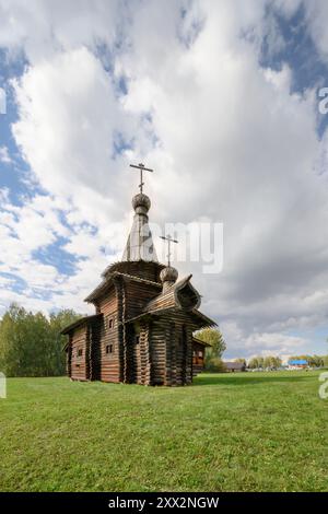 Chiesa di Spaso-Zashiverskaya costruita in legno senza chiodo nel 1600 in Siberia, Russia Foto Stock