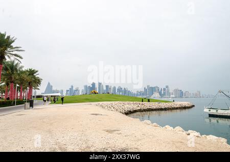 Vista del quartiere commerciale di Doha dal mia Park, Doha, Qatar Foto Stock
