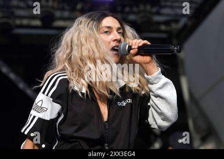 Haiyti live bei einem Konzert auf der Gilde Parkbühne. Hannover, 21.08.2024 *** Haiyti live in un concerto al Gilde Parkbühne Hannover, 21 08 2024 foto:XC.xNiehausx/xFuturexImagex haiyti 4811 Foto Stock