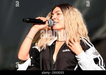 Haiyti live bei einem Konzert auf der Gilde Parkbühne. Hannover, 21.08.2024 *** Haiyti live in un concerto al Gilde Parkbühne Hannover, 21 08 2024 foto:XC.xNiehausx/xFuturexImagex haiyti 4805 Foto Stock