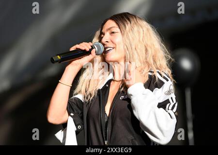 Haiyti live bei einem Konzert auf der Gilde Parkbühne. Hannover, 21.08.2024 *** Haiyti live in un concerto al Gilde Parkbühne Hannover, 21 08 2024 foto:XC.xNiehausx/xFuturexImagex haiyti 4804 Foto Stock