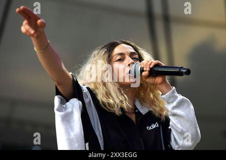 Haiyti live bei einem Konzert auf der Gilde Parkbühne. Hannover, 21.08.2024 *** Haiyti live in un concerto al Gilde Parkbühne Hannover, 21 08 2024 foto:XC.xNiehausx/xFuturexImagex haiyti 4813 Foto Stock