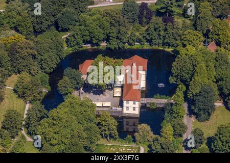 Luftbild, Schloss Strünkede Wasserschloss mit Schloßgarten, Baukau, Herne, Ruhrgebiet, Nordrhein-Westfalen, Deutschland ACHTUNGxMINDESTHONORARx60xEURO *** Vista aerea, castello fortificato con giardino, castello di Strünkede, Baukau, Herne, regione della Ruhr, Renania settentrionale-Vestfalia, Germania ATTENTIONxMINDESTHONORARx60xEURO Foto Stock