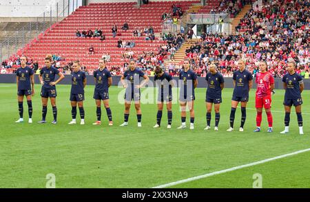 Teamphoto FCB: Arianna Caruso, JUVE Women 21 Alessia Capelletti, JUVE Women 31 Emma Kullberg, JUVE Women 4 Hanna Bennison, JUVE Women 15 Sofia Cantore, JUVE Women 9 Valentina Bergamaschi, JUVE Women 22 chiara Beccari, JUVE Women 18 Martina Lenzini, JUVE Women 71 Lisa Boattin, JUVE Women 13 Cristiana Girelli, JUVE Women München 0-0 2024 Stagione 2024/2025, 1.Bundesliga, FCB, Monaco, Google Pixel, Frauen Bundesliga giorno di partita x, x.. Spieltag fotografo: Peter Schatz Foto Stock