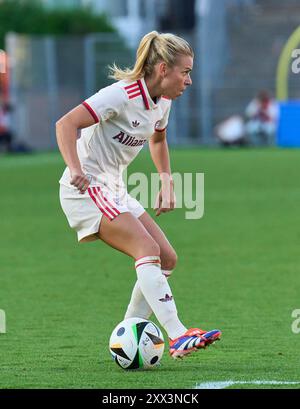 Linda DALLMANN, FCB Damen 10 nella partita di calcio femminile FC BAYERN München - JUVENTUS TORINO 0-0 il 20 agosto 2024 a Monaco, Germania. Stagione 2024/2025, 1.Bundesliga, FCB, Monaco, Google Pixel, Frauen Bundesliga giorno di partita x, x.. Spieltag fotografo: Peter Schatz Foto Stock