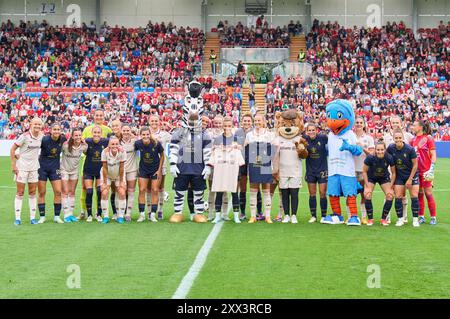 Teamphoto: Glodis Perla Viggosdottir, FCB Damen 4 Maria Luisa Grohs, FCB Women 1 Sarah ZADRAZIL, Tuva Hansen, FCB Women 6 Franziska Kett, FCB Women 20 Pernille Harder, FCB Women Nr. 21 Samantha Kerr, FCB Frauen 26 FCB Damen 25 Magdalena Eriksson, FCB Women Nr 31. JUVE Women 9 Valentina Bergamaschi, JUVE Women 22 chiara Beccari, JUVE Women 18 Martina Lenzini, JUVE Women 71 Lisa Boattin, JUVE Women 1 Foto Stock