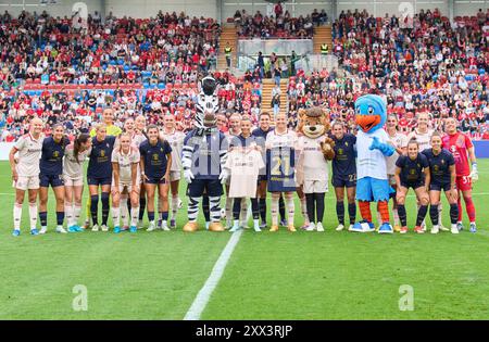 Teamphoto: Glodis Perla Viggosdottir, FCB Damen 4 Maria Luisa Grohs, FCB Women 1 Sarah ZADRAZIL, Tuva Hansen, FCB Women 6 Franziska Kett, FCB Women 20 Pernille Harder, FCB Women Nr. 21 Samantha Kerr, FCB Frauen 26 FCB Damen 25 Magdalena Eriksson, FCB Women Nr 31. JUVE Women 9 Valentina Bergamaschi, JUVE Women 22 chiara Beccari, JUVE Women 18 Martina Lenzini, JUVE Women 71 Lisa Boattin, JUVE Women 1 Foto Stock