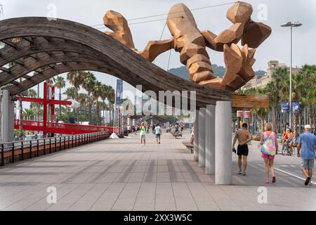 Barcellona, Spagna. 22 agosto 2024. Immagini dell'atmosfera nella zona di Port Vell il giorno dell'inizio della Coppa America a Barcellona. Imágenes del ambiente en la zona del Port Vell el d&#xed;a que arranca la Copa América en Barcelona. News Sports - Barcellona, Spagna giovedì 22 agosto 2024 (foto di Eric Renom/LaPresse) credito: LaPresse/Alamy Live News Foto Stock