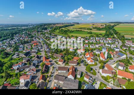 Vista di Thalfingen nella valle del Danubio bavarese-svevo nel distretto di Neu-Ulm Foto Stock