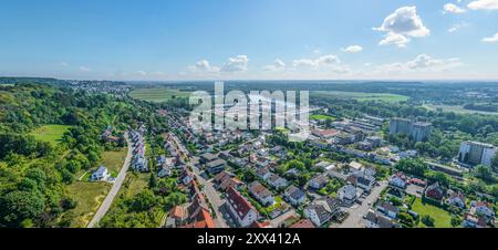 Vista di Thalfingen nella valle del Danubio bavarese-svevo nel distretto di Neu-Ulm Foto Stock