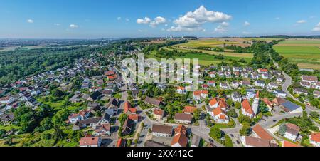 Vista di Thalfingen nella valle del Danubio bavarese-svevo nel distretto di Neu-Ulm Foto Stock