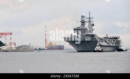 Yokosuka, Giappone. 22 agosto 2024. La portaerei STOVL (Short Take Off and Vertical Landing) Cavour (CVH550) arriva alla base navale di Yokosuka della Japan Maritime Self-Defense Force a Yokosuka, prefettura di Kanagawa, Giappone giovedì 22 agosto 2024. Foto di Keizo Mori/UPI credito: UPI/Alamy Live News Foto Stock