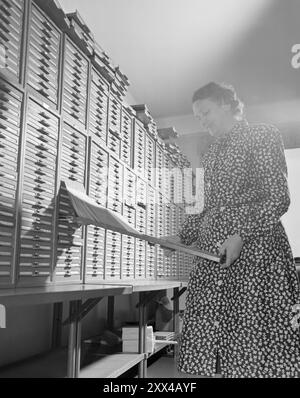 11-1949: Anniversario della visita alla LabyrinthPeople's House di Oslo. - Un piccolo assaggio del grande e moderno archivio del sindacato dei lavoratori del ferro e dei metalli. Foto; Sverre A. Børretzen / Aktuell / NTB ***FOTO NON ELABORATA*** il testo dell'immagine viene tradotto automaticamente Foto Stock