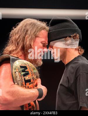 Cardiff, Regno Unito. 21 agosto 20214 AEW Dynamite (21 agosto 2024) è stata emanata dalla Utilita Arena di Cardiff, Galles. Lo show vide Bryan Danielson mostrare il suo spirito combattivo, Britt Baker che servì per vendicare Kamille in un contratto con Mercedes Moné, Chris Jericho che sconfisse Tommy Billington. Toni Storm sconfisse Saraya per mantenere il titolo e altri ancora in casa a All in. All Elite Wrestling all'Utilia Arena di Cardiff, Galles. Foto Stock