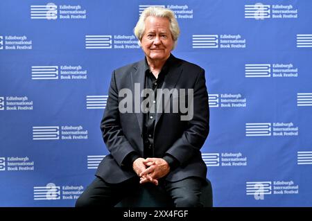 Edimburgo, Scozia, Regno Unito. 22 agosto 2024. Edinburgh International Book Festival: A C Grayling, filosofo e autore alla photocall ufficiale. Crediti: Craig Brown/Alamy Live News Foto Stock