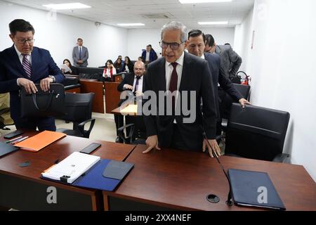 AUDIZIONE CASO TCE MUNOZ Quito 22 agosto 2024 nel complesso giudiziario del Nord si terrà l'audizione di azione di protezione per la rimozione dalla presidenza della TCE al dottor Fernando Munoz che è arrivato con il suo avvocato Rafael Oyarte API DANIEL MOLINEROS Quito Pichincha Ecuador CLJ AUDIENCIACASOTCEMUÃOZ 2aa7aea784623b83b49b9b37637c6203 Copyright: XDanielxMolinerosx Foto Stock