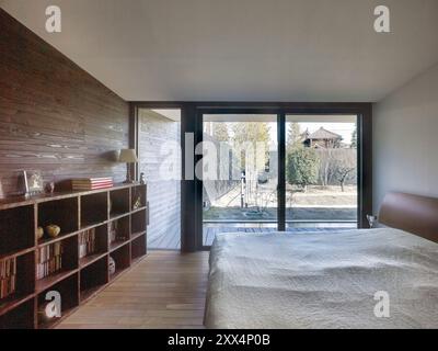 Bedroom in a japanese contemporary villa facing a private garden Stock Photo