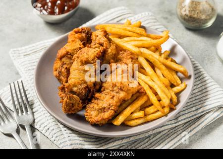 Bistecche fritte dell'Idaho fatte in casa con patatine fritte Foto Stock