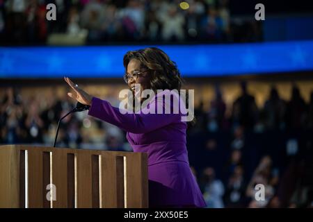 Oprah Winfrey parla alla Convention Nazionale Democratica del 2024 a Chicago, Illinois, USA, allo United Center mercoledì 21 agosto 2024. Crediti: Annabelle Gordon/CNP/MediaPunch Foto Stock