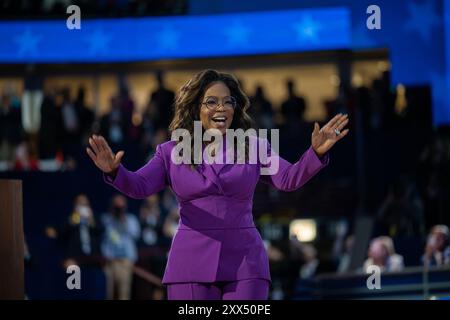 Oprah Winfrey parla alla Convention Nazionale Democratica del 2024 a Chicago, Illinois, USA, allo United Center mercoledì 21 agosto 2024. Crediti: Annabelle Gordon/CNP/MediaPunch Foto Stock