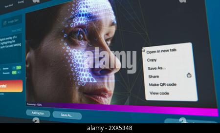 Interfaccia utente del generatore video di intelligenza artificiale. I chatbot AI generano video realistici e dettagliati di alta qualità: Il volto della donna con griglia digitale di riconoscimento facciale. Moderna tecnologia da testo a video. Foto Stock