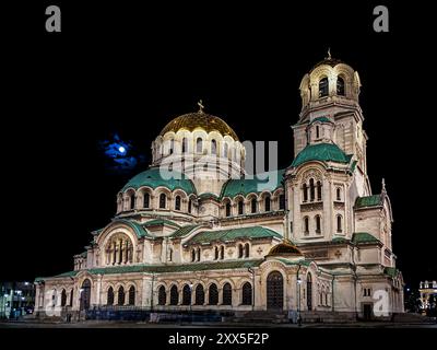 Sofia, Bulgaria. 19 agosto 2024 Alexander Nevsky Memorial Church di notte Foto Stock