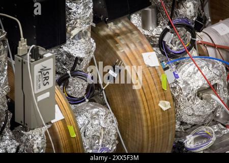 Gli scienziati e gli ingegneri del CERN si stanno preparando per il prossimo grande capitolo della storia del più grande laboratorio di ricerca del mondo. Sono in corso piani per la costruzione di un altro collisore di particelle quattro volte più grande del collisore LHC - Large Hadron. Foto Stock