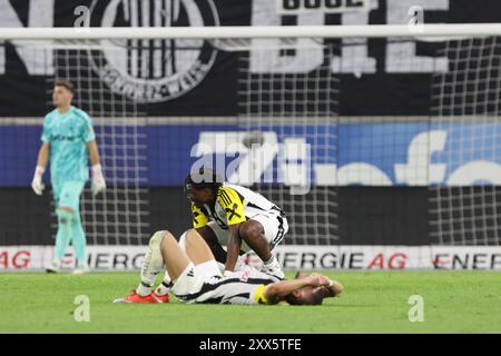 Linz, Austria. 22 agosto 2024. LINZ, AUSTRIA - 22 AGOSTO: LASK Players Look Dissued after the UEFA Europa League Play Off 1st leg match between LASK and FCSB Bucharest at Oberoesterreich Arena il 22 agosto 2024 a Linz, Austria .240822 SEPA 07 082 - 20240822 PD9376 Credit: APA-PictureDesk/Alamy Live News Foto Stock