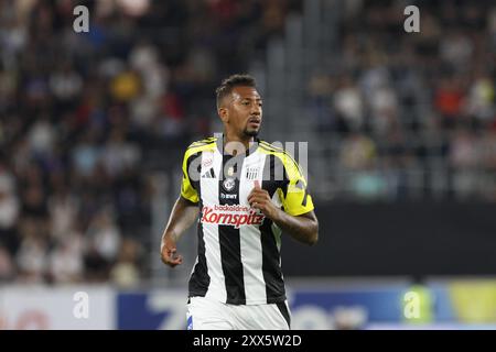 Linz, Austria. 22 agosto 2024. LINZ, AUSTRIA - 22 AGOSTO: Jerome Boateng del LASK durante la partita di andata e ritorno di UEFA Europa League tra LASK e FCSB Bucarest all'Oberoesterreich Arena il 22 agosto 2024 a Linz, Austria .240822 SEPA 07 076 - 20240822 PD9382 credito: APA-PictureDesk/Alamy Live News Foto Stock