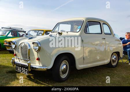 Classico crema vintage 1959 Austin A35 Foto Stock
