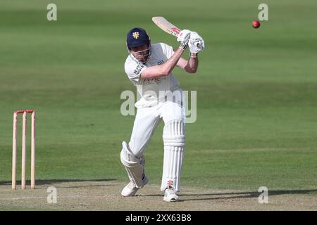 Durham ha battuto Ashton Turner durante il Vitality County Championship match tra il Durham County Cricket Club e il Nottinghamshire al Seat Unique Riverside, Chester le Street, giovedì 22 agosto 2024. (Foto: Mark Fletcher | mi News) crediti: MI News & Sport /Alamy Live News Foto Stock