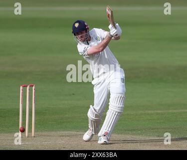 Durham ha battuto Ashton Turner durante il Vitality County Championship match tra il Durham County Cricket Club e il Nottinghamshire al Seat Unique Riverside, Chester le Street, giovedì 22 agosto 2024. (Foto: Mark Fletcher | mi News) crediti: MI News & Sport /Alamy Live News Foto Stock