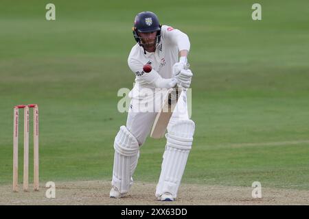 Graham Clark di Durham batté durante il Vitality County Championship match tra il Durham County Cricket Club e il Nottinghamshire al Seat Unique Riverside, Chester le Street, giovedì 22 agosto 2024. (Foto: Mark Fletcher | mi News) crediti: MI News & Sport /Alamy Live News Foto Stock