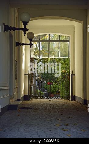 Europa, Germania, Amburgo, Rotherbaum, architettura, edificio residenziale, passaggio al cortile, Europa Foto Stock