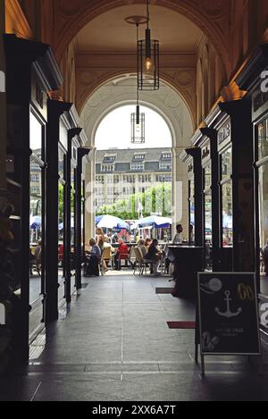 Germania, Amburgo, City, Alster Arcades, Mellin Passage, il passaggio più antico di Amburgo, vista sull'Alsterfleet, in Europa Foto Stock