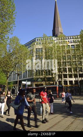 Germania, Amburgo, città, Moenckebergstrasse, passanti in movimento, Europa Foto Stock