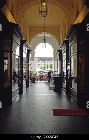 Germania, Amburgo, City, Alster Arcades, Mellin Passage, il passaggio più antico di Amburgo, vista sull'Alsterfleet, in Europa Foto Stock