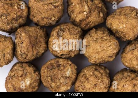 Porzione di polpette fresche fatte in casa (messa a fuoco selettiva, primo piano) Foto Stock