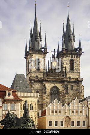 La chiesa più iconica di Praga, nella piazza della città vecchia Foto Stock