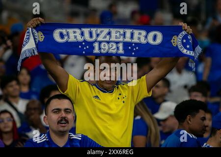 Belo Horizonte, Brasile. 22 agosto 2024. MG - BELO HORIZONTE - 08/22/2024 - COPPA SUDAMERICA 2024, CRUZEIRO x BOCA JUNIORS - tifosi del Cruzeiro durante la partita contro il Boca Juniors allo stadio Mineirao per il campionato sudamericano 2024. Foto: Fernando Moreno/AGIF credito: AGIF/Alamy Live News Foto Stock