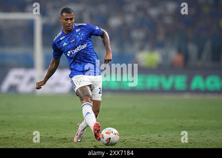 Belo Horizonte, Brasile. 22 agosto 2024. Walace di Cruzeiro durante la partita tra Cruzeiro e l'argentino Boca Juniors, per il secondo turno del 16° turno della Copa CONMEBOL Sudamericana 2024, allo stadio Mineirao, a Belo Horizonte, in Brasile, il 22 agosto. Foto: Gledston Tavares/DiaEsportivo/Alamy Live News crediti: DiaEsportivo/Alamy Live News Foto Stock