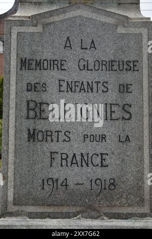 BELLIGNIES, FRANCIA, MONUMENTO AUX MORTS. Foto Stock