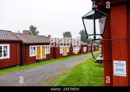 La città della chiesa di Lövånger è una città della chiesa risalente al XVII secolo a Lövånger, comune di Skellefteå. Oggi, i cottage della chiesa sono usati come ostelli. Foto Stock