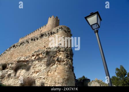 Castello di Alarcón (origine visigota e musulmana, 8°. Cent, conquistato e ristrutturato da Alfonso VIII nel 1184) Parador Nacional de Turismo. Alarcón. Cuenca. Foto Stock