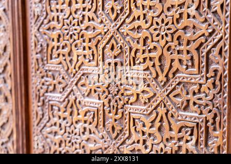 L'intaglio del legno ha molti dettagli ed è molto complicato Foto Stock