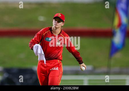 SAN FERNANDO, TRINIDAD E TOBAGO - 22 AGOSTO: Jess Jonassen delle Trinbago Knight Riders donne durante la partita Women Caribbean Premier League tra Trinbago Knight Riders e Barbados Royals alla Brian Lara Cricket Academy il 22 agosto 2024 a San Fernando, Trinidad e Tobago. (Foto di Daniel Prentice/Alamy) Foto Stock