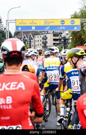 Overijse, Belgio. 23 agosto 2024. L'immagine mostra la partenza della corsa ciclistica di un giorno "Druivenkoers", 206, 3 km da e per Overijse, venerdì 23 agosto 2024. BELGA PHOTO MARC GOYVAERTS crediti: Belga News Agency/Alamy Live News Foto Stock